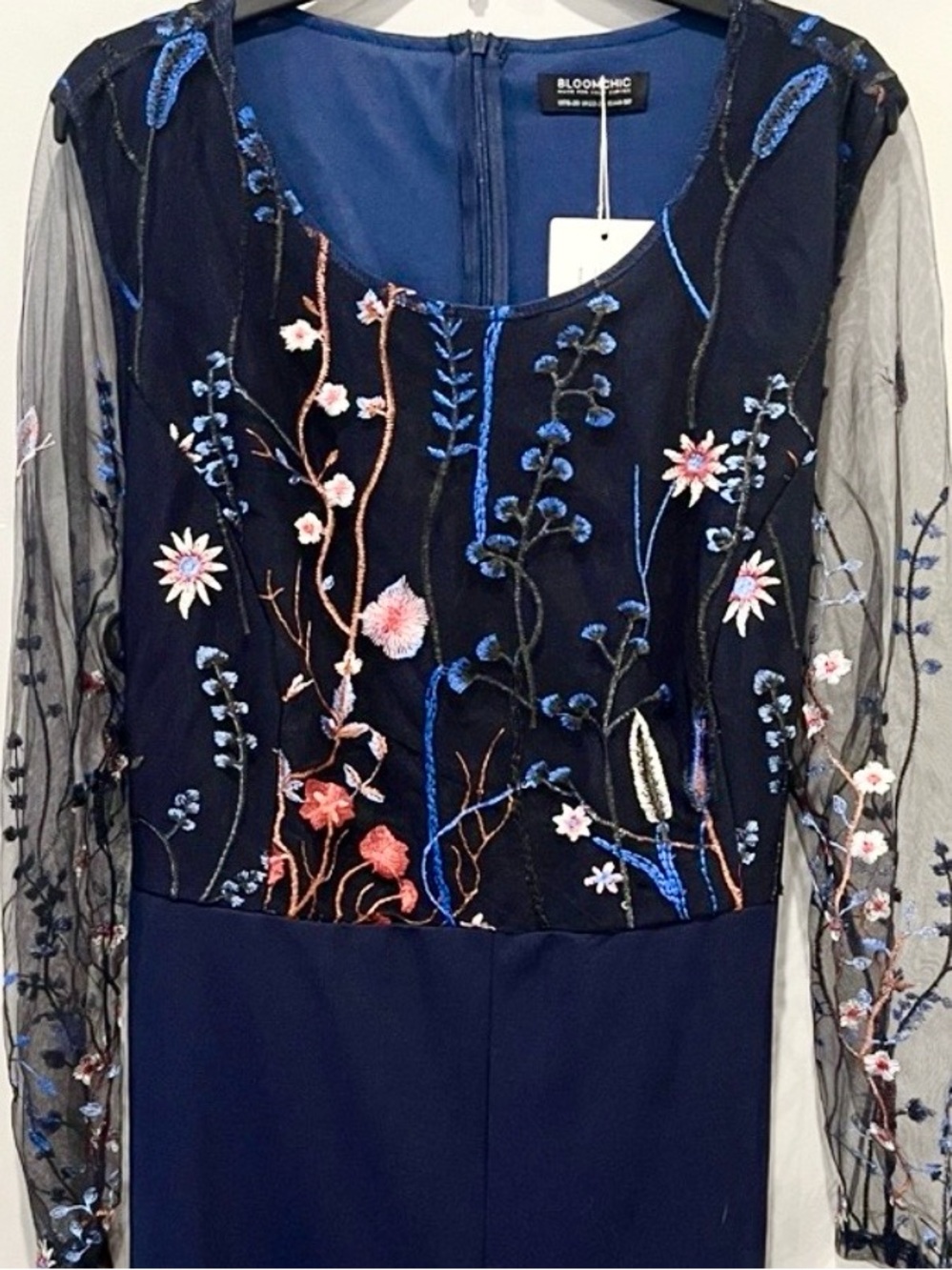 BloomChic Women’s Navy Floral Embroidery Sheer Long Sleeve Romper Size 18-20 NWT - Picture 8 of 15